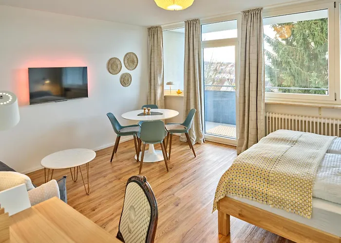 Residery Moderne, Zentrale Wohnung Mit Arbeitsplatz, Balkon Und Stadtblick